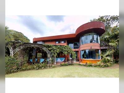 House &middot; For sale &middot; 10 bedrooms